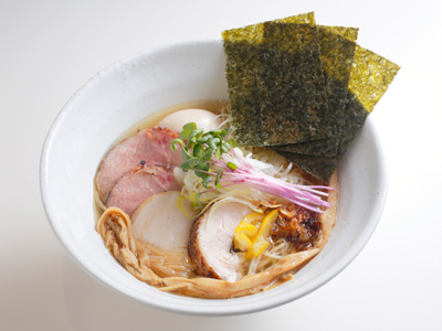 「鶏そば　朱雀（すざく）」の鶏塩そば　極み