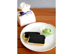 黒ごまのパウンドケーキ