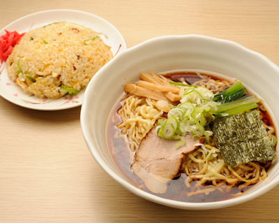 「珍来亭」の油ラーメン