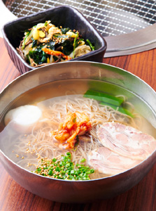 「龍叶苑（りゅうかえん）　麻布店」の龍叶苑の冷麺