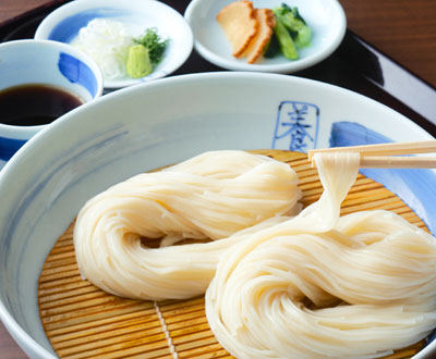 「銀座　佐藤養助」の醤油せいろ