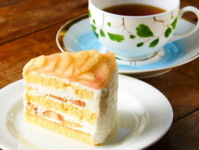 「リリエンベルグ」のもものケーキ