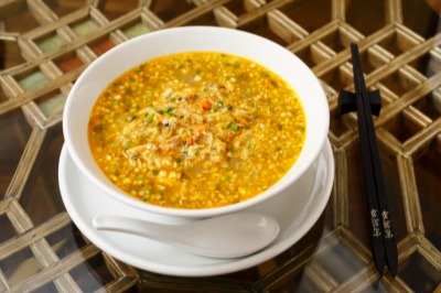 「富麗華」の上海蟹みそ、蟹だしのつゆ麺