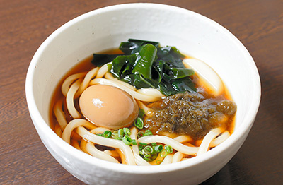 「手打ちうどん　でら打ち」のかけうどん