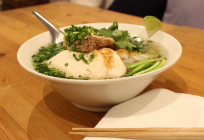 「ＰＨＯ　ＲＡＳＣＡＬ（フォー　ラスカル）」のチキンのフォー