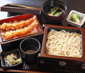 「武蔵野」のせいろと天丼