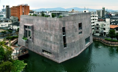 松原市民松原図書館（大阪府松原市）