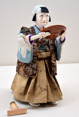「茶運び人形（男）」