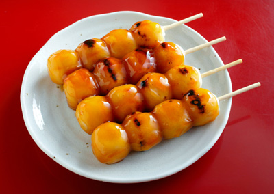「平塚亭つるおか」の焼きだんご