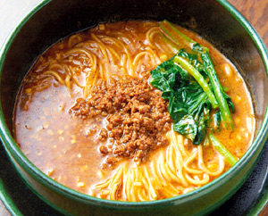 「香旬（こうしゅん）」の担々麺