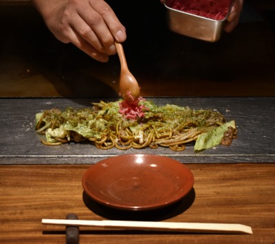 「鉄板焼き　髙見」の豚焼きそば