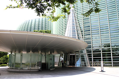 国立新美術館