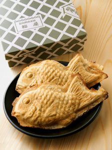 「高級鯛焼本舗　柳屋」の鯛焼