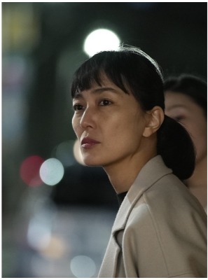 (C)2022「夜明けまでバス停で」製作委員会