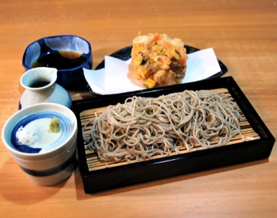 「手打そば　舞扇（まいせん）」の野菜かき揚げせいろ