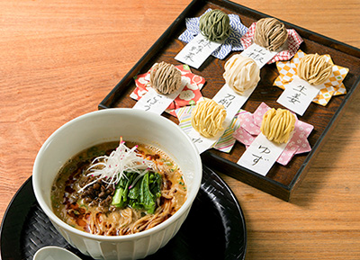 「原宿はしづめ」の粗挽き肉味噌の担々麺（山椒麺）