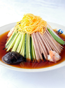 「揚子江菜館」の五目冷やしそば