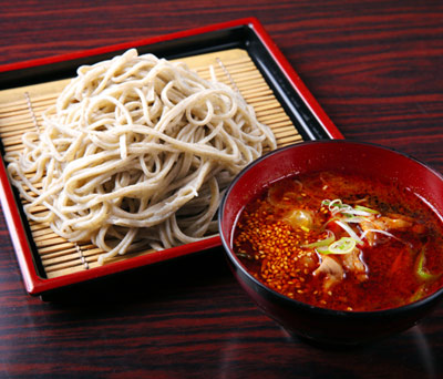 「煮物や艶（えん）」の辛し肉付けそば