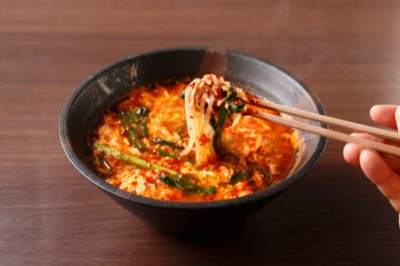 「辛麺　華火」の辛麺