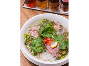 「アジア屋台フォー」の牛肉と野菜のフォー