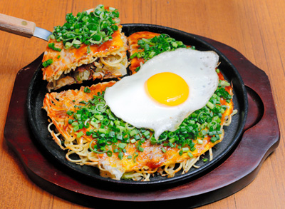 「広島お好み焼　鯉々」の鯉々（こいこい）焼き
