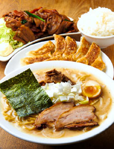 「信濃神麺（しんめん） 烈士洵名（れっしじゅんめい） 東京店」の白味噌麺