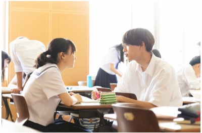  (C)2022「メタモルフォーゼの縁側」製作委員会　