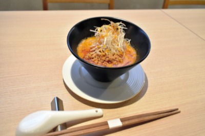 「神田フレンチャイナ　シャルマン」の絶品・担々麺
