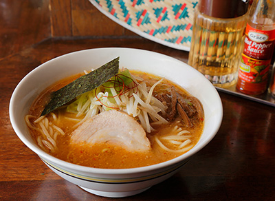 「ラハメン　ヤマン」の味噌（みそ）らはめん