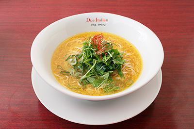 「ドゥエ　イタリアン　市ケ谷本店」のレモンらぁ麺