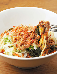 「九州料理　福風」の汁なし担々麺