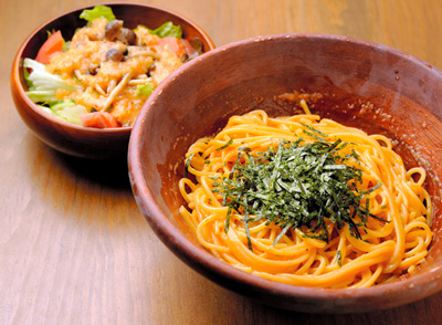 「スパゲティながい」のタラコとウニとイカのスパゲティ