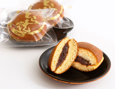 「御菓子司亀屋大和」のどら焼き