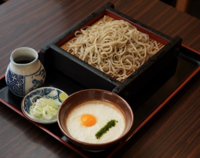 「さか本　そば店」の冷やしとろろそば
