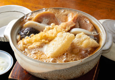「そば処　松乃家」のなべ焼きうどん
