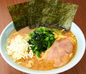 「横浜家（いえ）系らーめん 侍」のらーめん