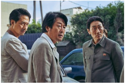  (c)2021 LOTTE ENTERTAINMENT & DEXTER STUDIOS & FILMMAKERS R&K All Rights Reserved.　