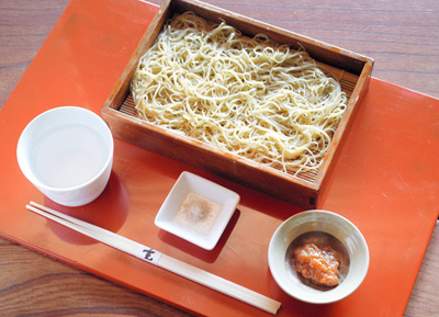 夏木マリさん　「玄」の梅たたきの水蕎麦（そば）