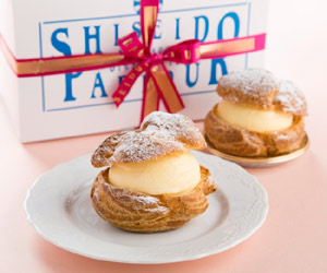 「資生堂パーラー」のシュークリーム