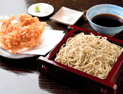 「朴念仁」の天せいろ蕎麦（そば）