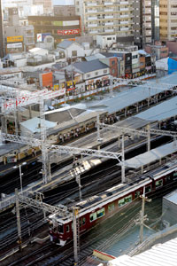 十三（じゅうそう）駅（大阪府、阪急電鉄）