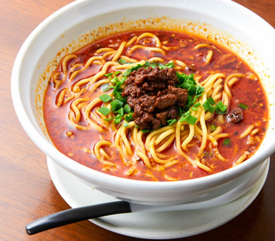 「チャイニーズレストラン虎穴（フーシュエ）」の担々麺