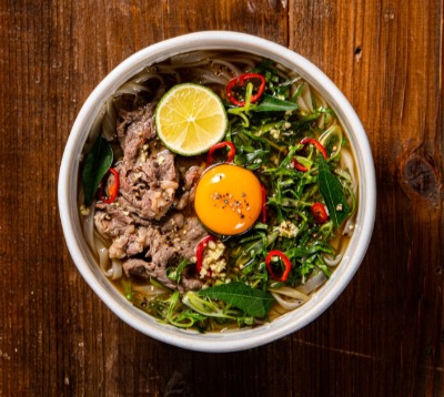 「THE PIG & THE LADY」のＰＨＯ（フォー）　７５