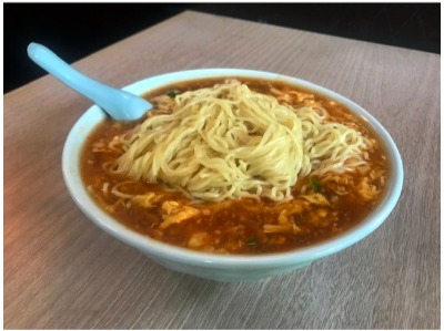 「美登飯店」の酸辣湯麺（スーラー湯麺）
