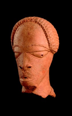 ナイジェリアの彫刻　アフリカンアートミュージアム