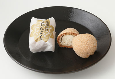 「鼓家（つづみや）」の鎮国饅頭（ちんこくまんじゅう）